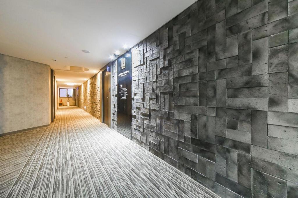 Geoje Win Hotel Экстерьер фото