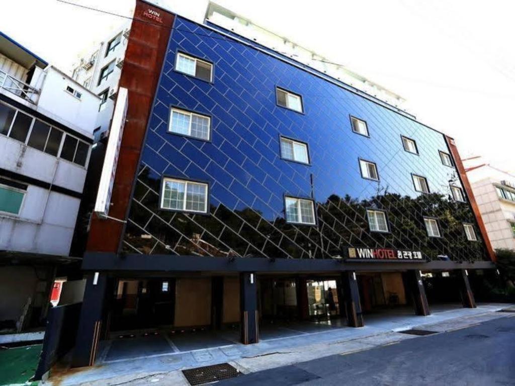 Geoje Win Hotel Экстерьер фото